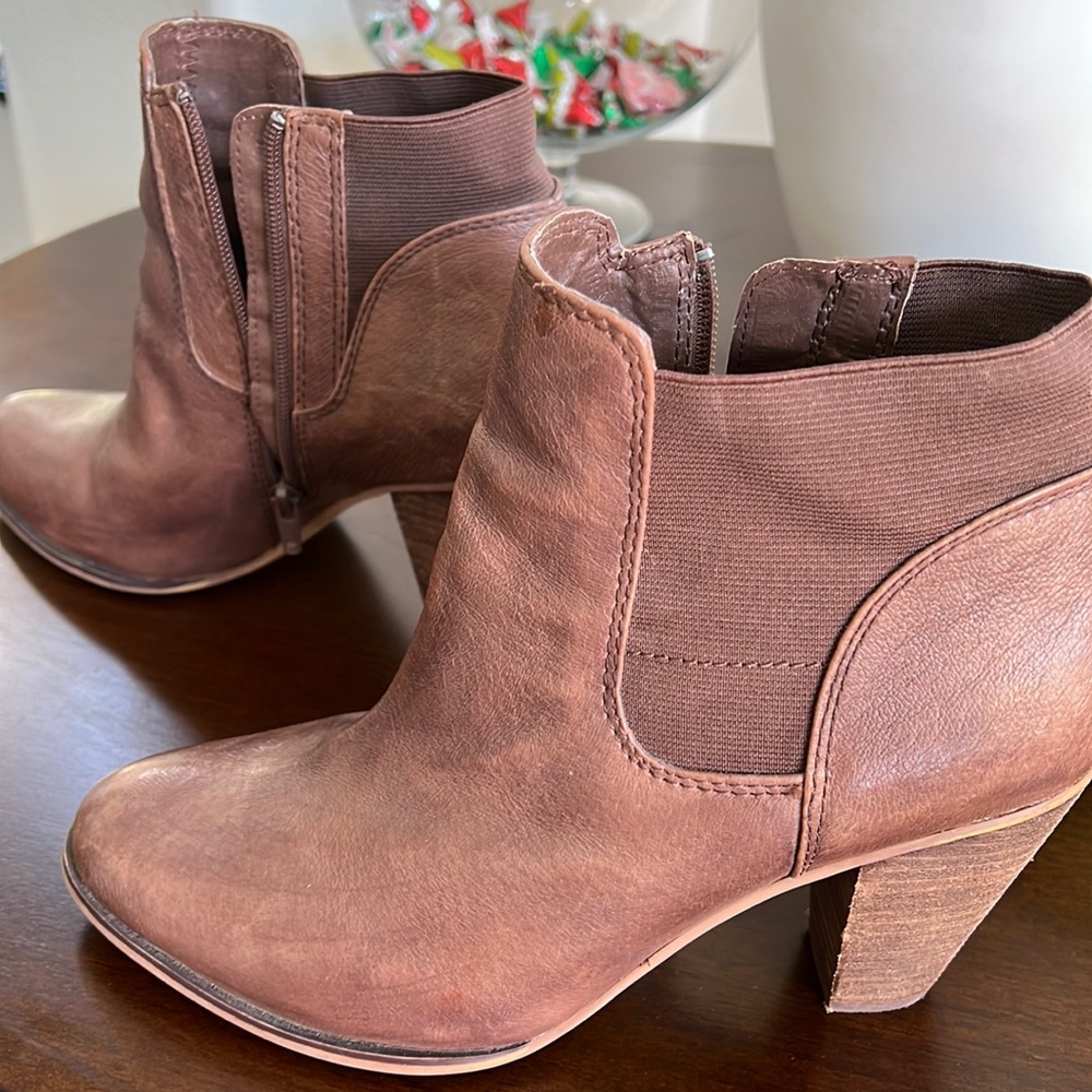 Steven Steve Madden Roami Ankle Boots Leather Brown size 10 worn 2 times. Love!